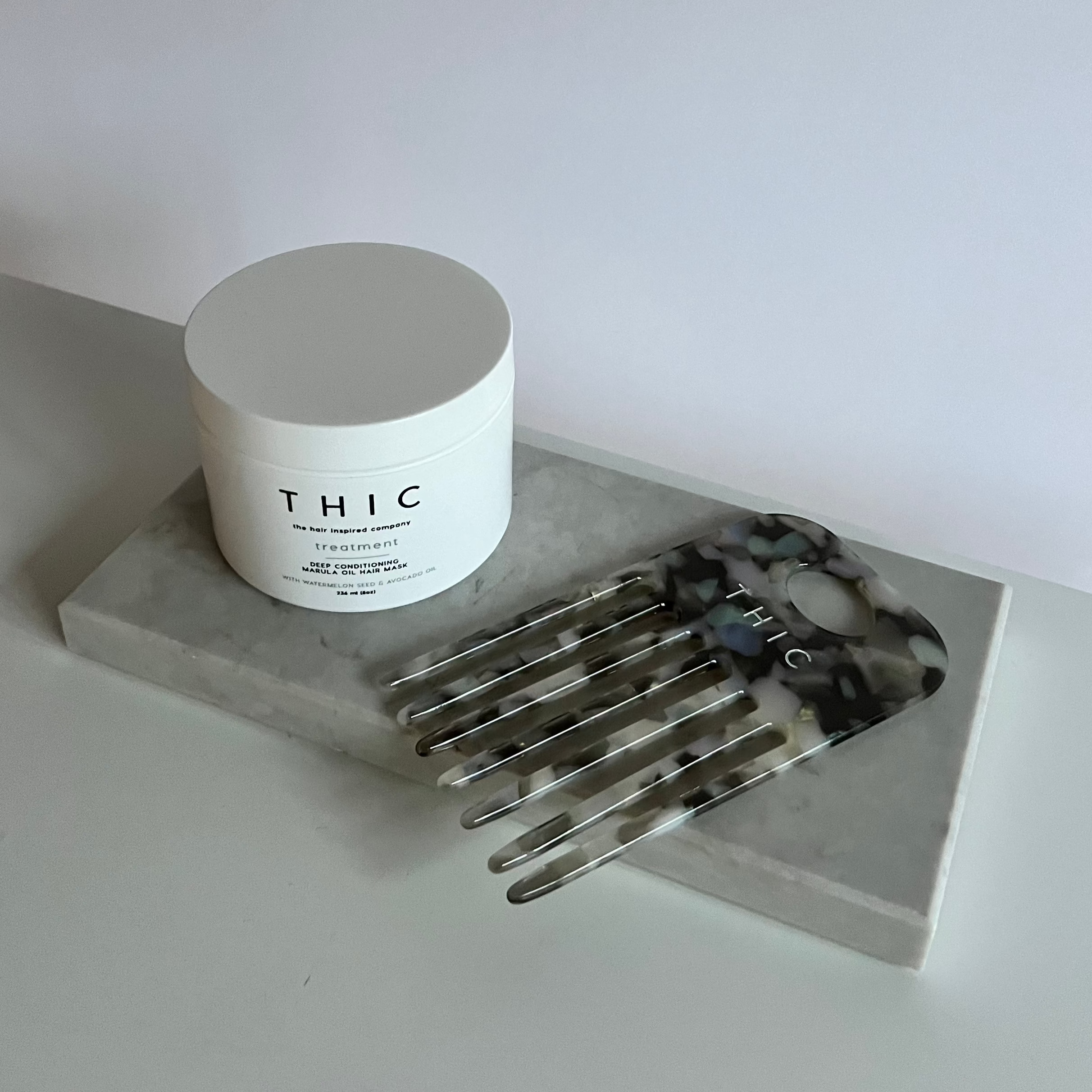 THIC Wide Tooth Comb- Quartz