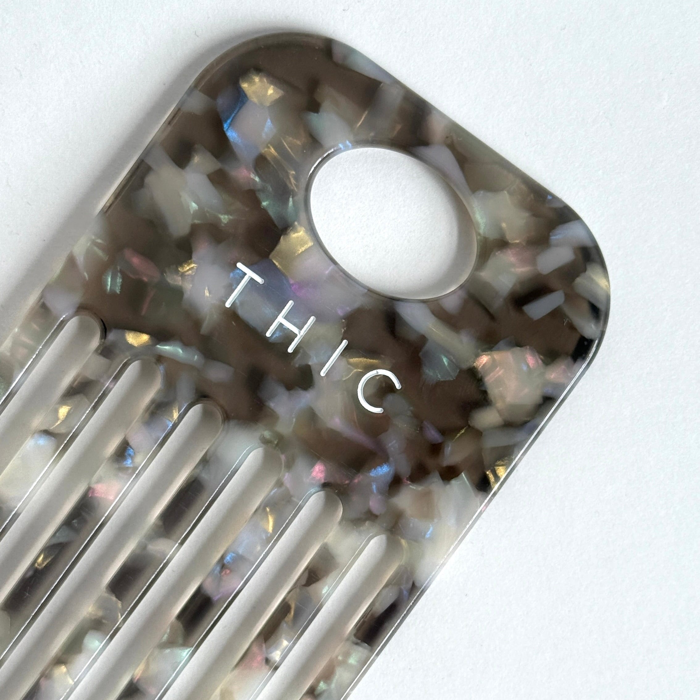 THIC Wide Tooth Comb- Quartz