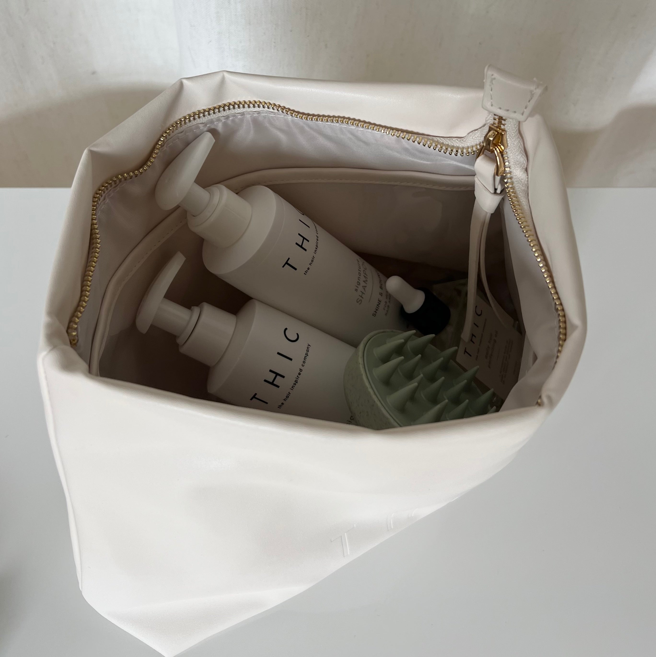 THIC ESSENTIALS BEAUTY BAG